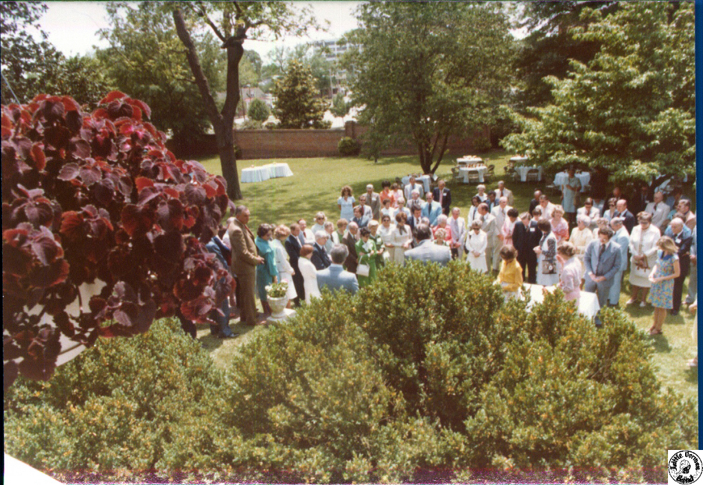 1977 05 03 10 NC Governors Mansion.jpg